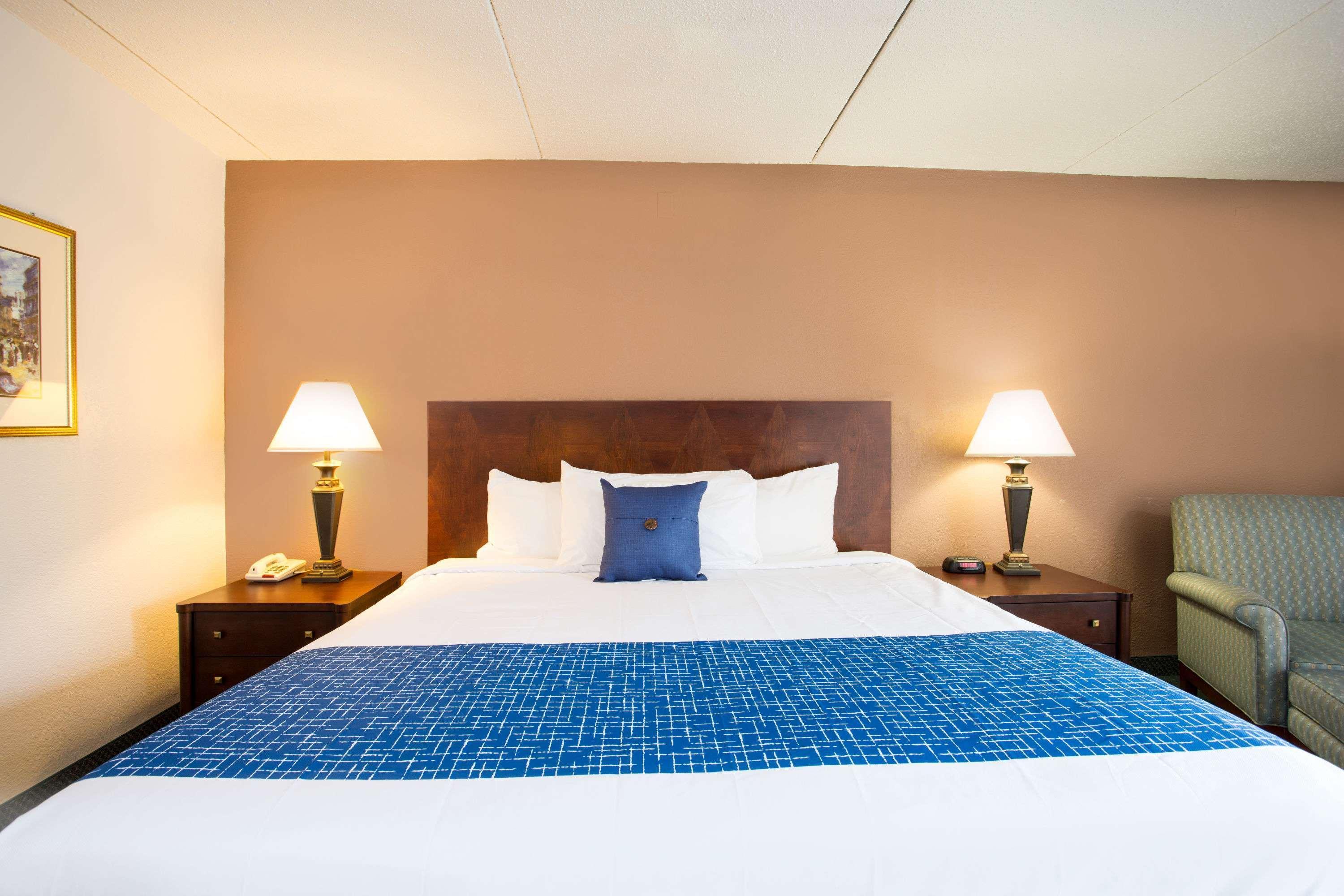 ทราเวลลอดจ์ บาย วินด์แฮม วิทวิลล์ Hotel วิธวิลล์ ภายนอก รูปภาพ